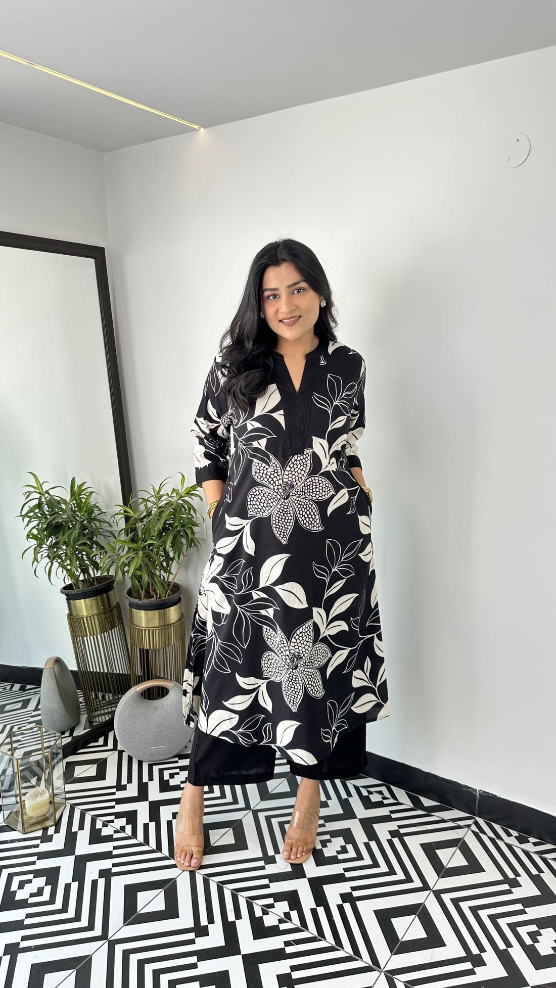 Black - Aster Floral Kurta Pants